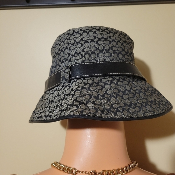 Coach Vintage bucket hat size p/s. main image 8